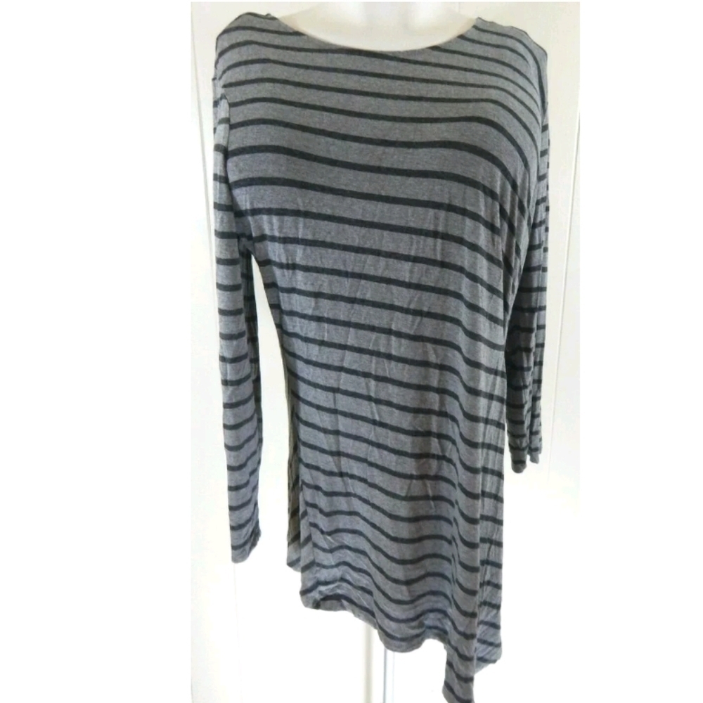 Vince Camuto Gray Asymmetrical Knit Top